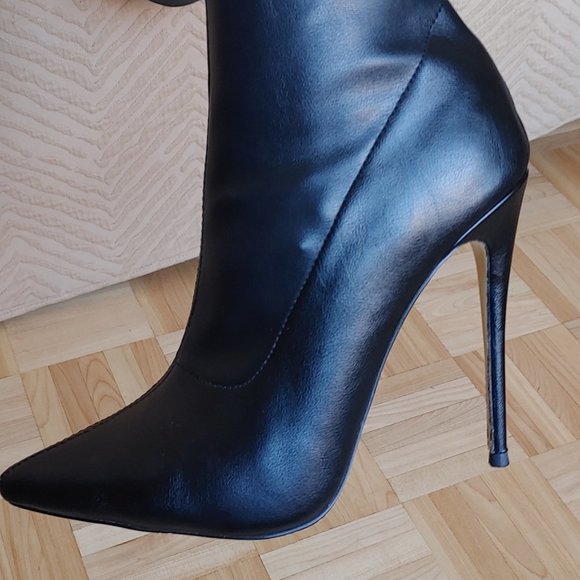 Black stretchy Thigh High stiletto boots - Picture 7 of 12